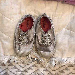 Toddler size 6 shoes